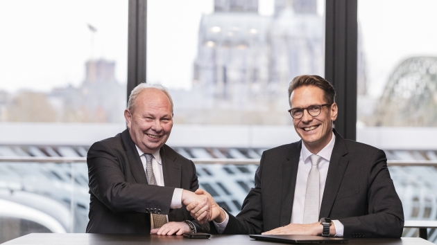Wechsel an der Spitze der DEVK, neuer Vorstandsvorsitzender kommt aus den eigenen Reihen - Gottfried Rüßmann (l.) geht Ende 2025 in den Ruhestand, neuer Vorstandsvorsitzender der DEVK-Versicherungen wird Michael Knaup (r.) - Quelle: DEVK/Jürgen Naber